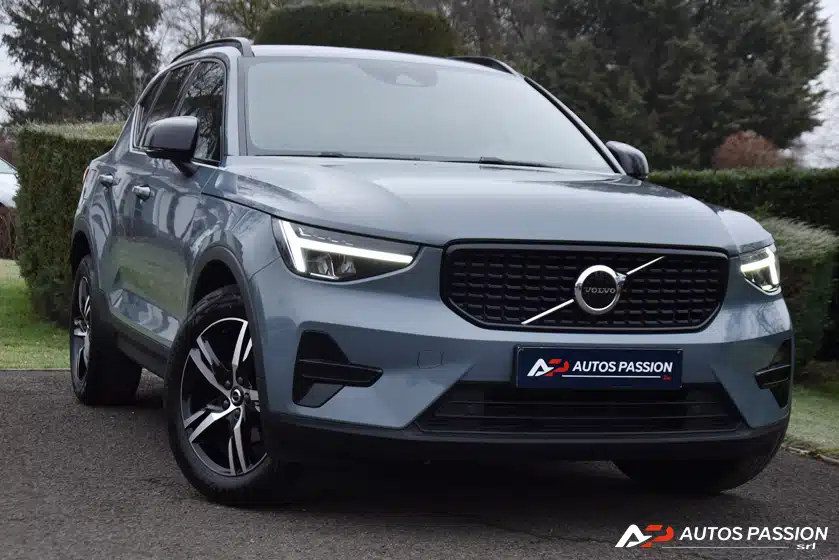 VOLVO XC40 DARK DESIGN H&K